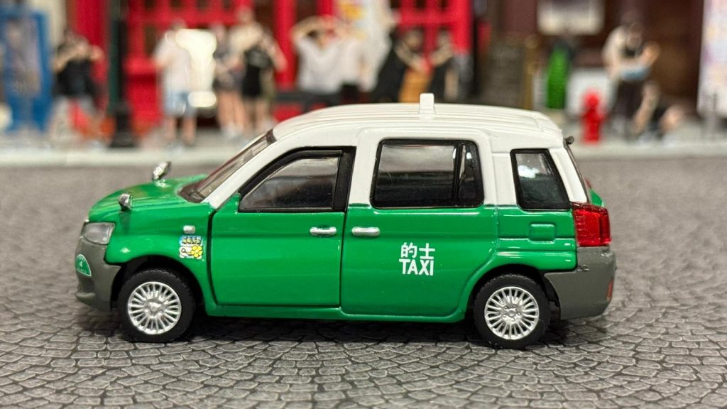鴻興玩具大玩變色版香港的士