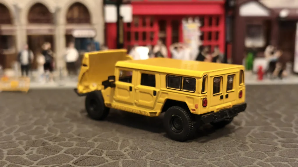 596 Hummer H1