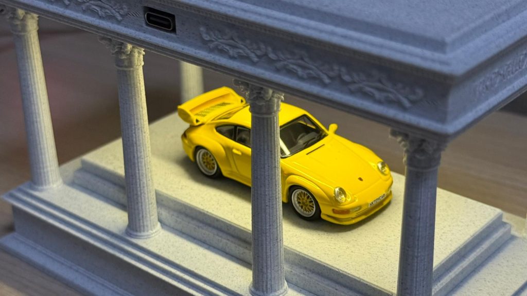 2025年新成立品牌Hot Puff打造「歐式神殿」風格模型車庫，售價RMB188的「傳奇車庫」實物上手評測