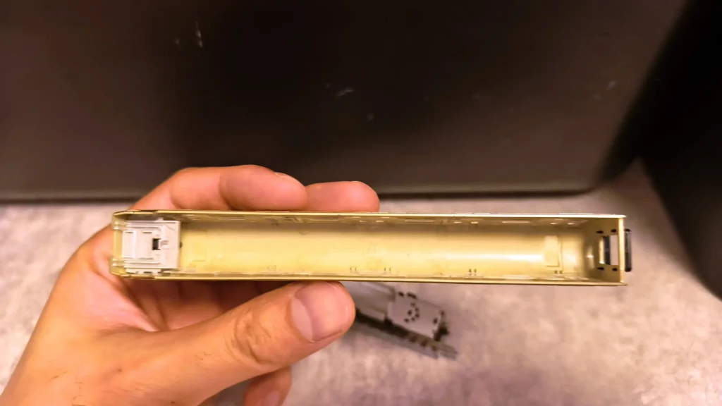 港鐵N Scale 金裝車頭首發限量版M車 