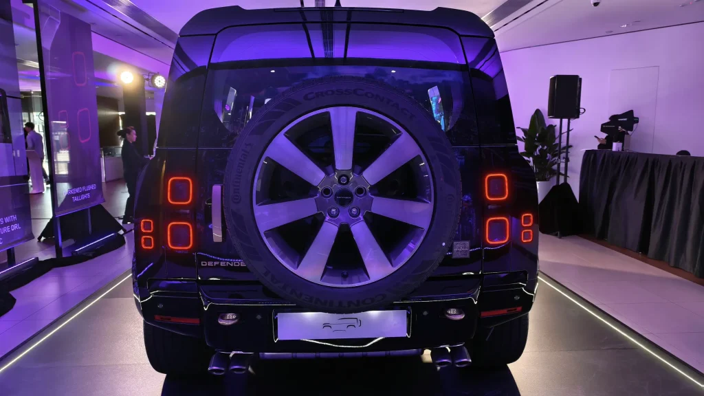 Land Rover Defender The Peak Edition