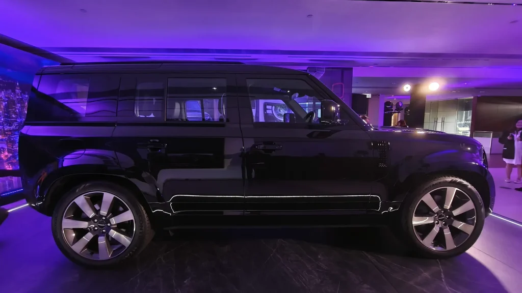 Land Rover Defender The Peak Edition