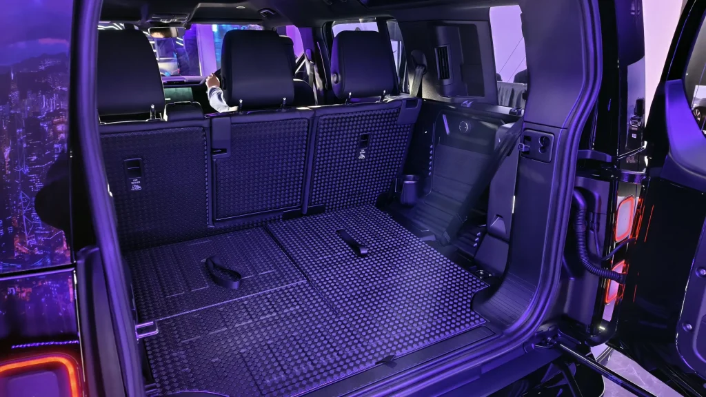 Land Rover Defender The Peak Edition