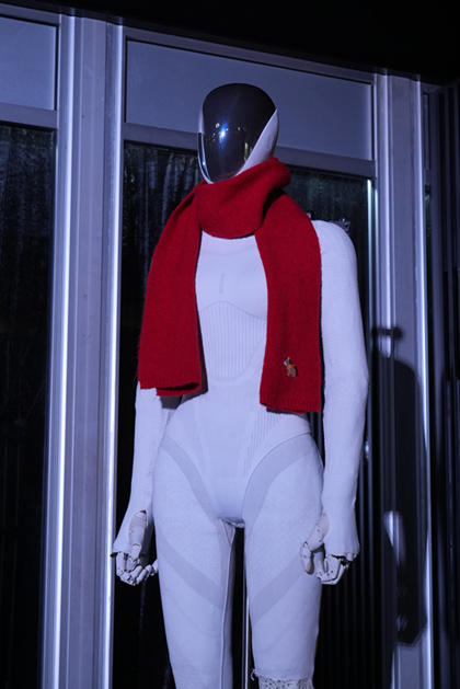 人形機器人IRON展現「物理AI」終極形態