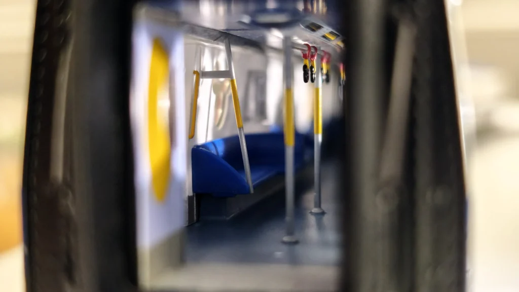 港鐵1:87迪士尼綫動力列車模型
