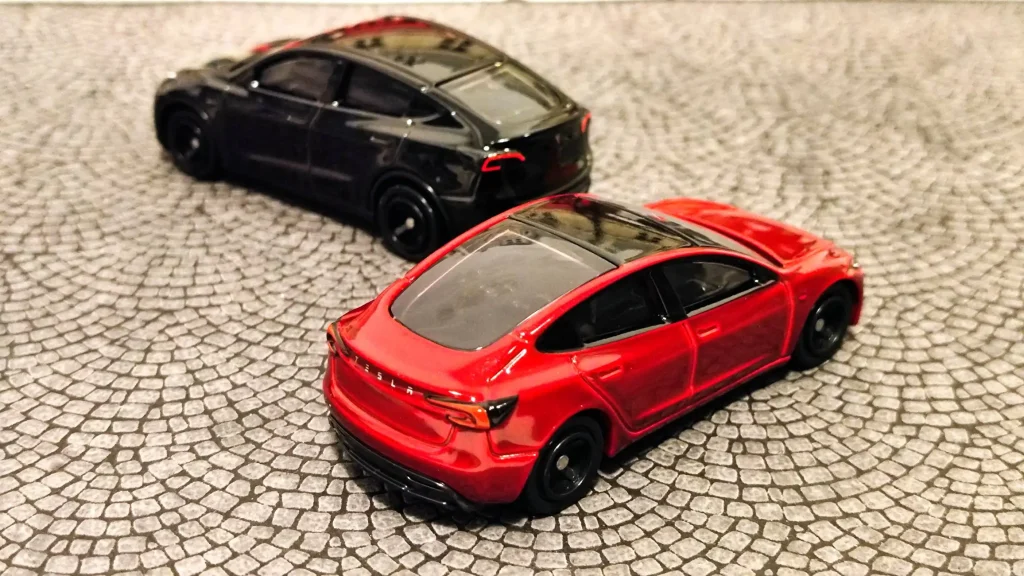 Tomica Tesla Model 3 & Model Y