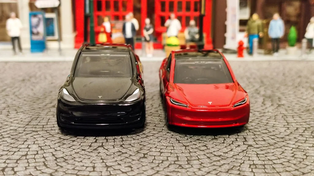 Tomica Tesla Model 3 & Model Y