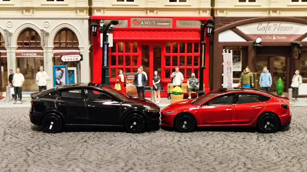 Tomica Tesla Model 3 & Model Y