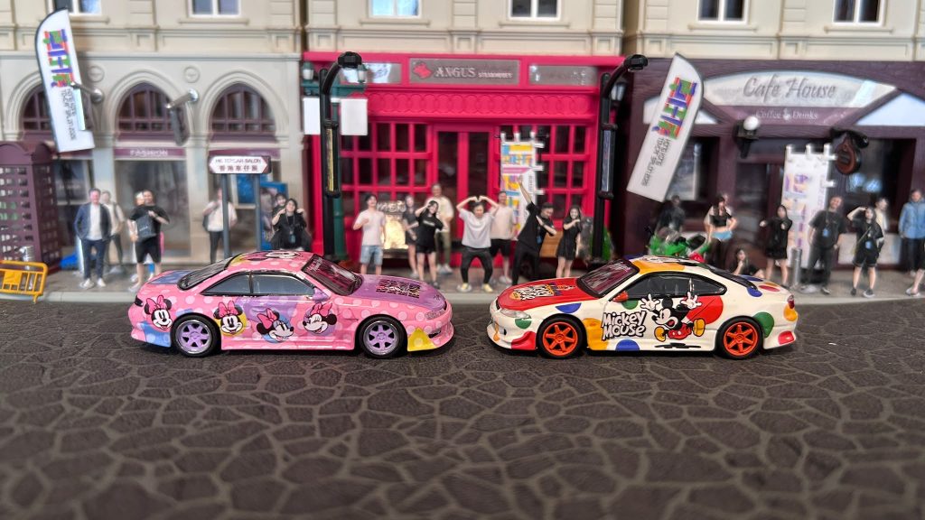 Tarmac Works VERTEX Silvia (S15) Mickey Mouse & (S14) Minnie Mouse