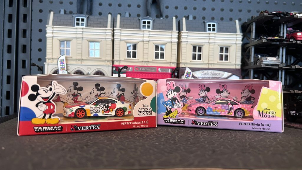 Tarmac Works VERTEX Silvia (S15) Mickey Mouse & (S14) Minnie Mouse