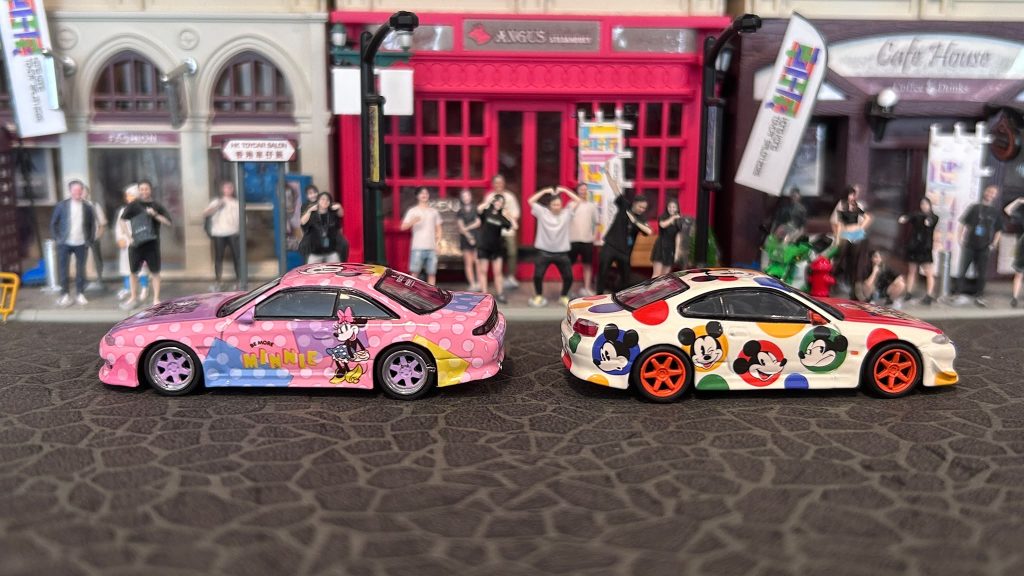 Tarmac Works VERTEX Silvia (S15) Mickey Mouse & (S14) Minnie Mouse