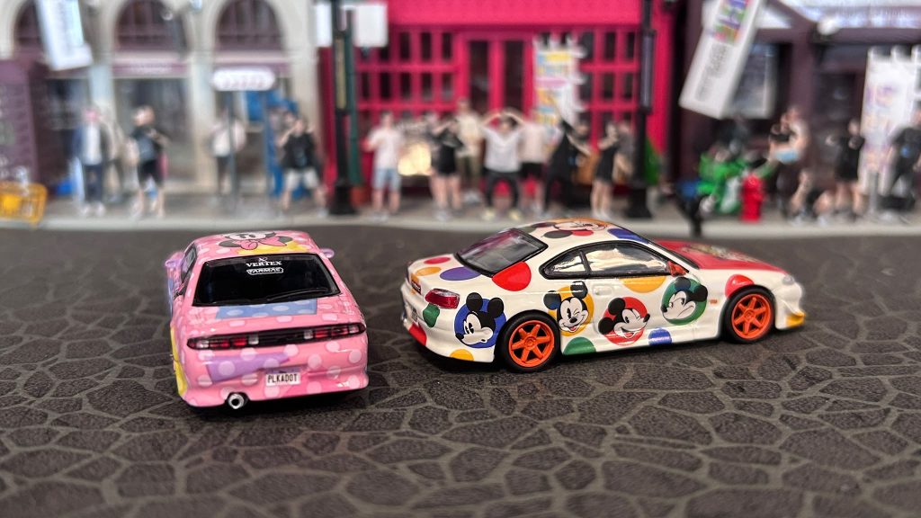 Tarmac Works VERTEX Silvia (S15) Mickey Mouse & (S14) Minnie Mouse