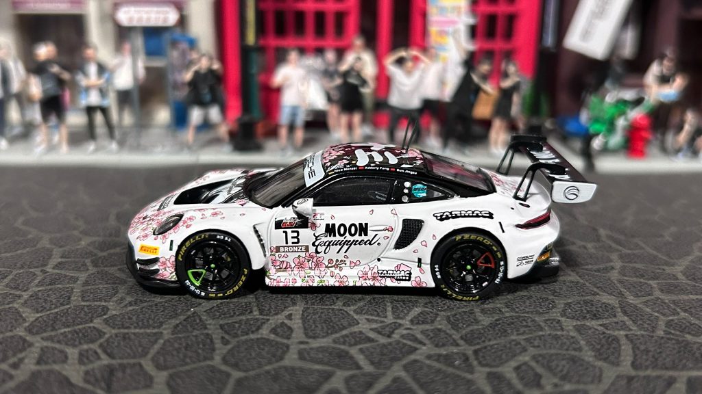 Tarmac Works Porsche 911 GT3 R #13