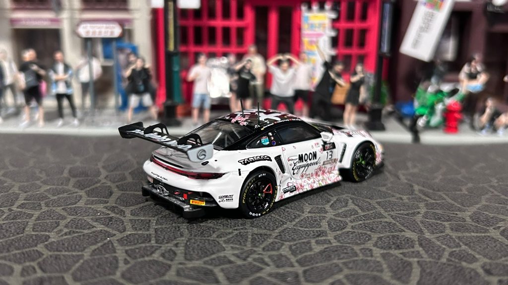 Tarmac Works Porsche 911 GT3 R #13
