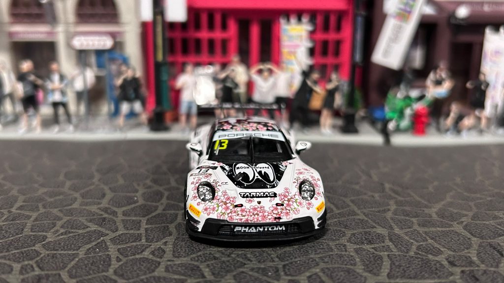 Tarmac Works Porsche 911 GT3 R #13