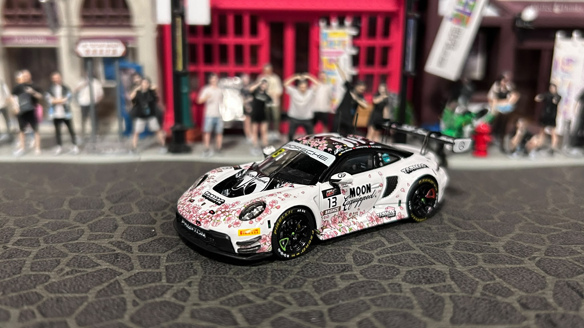 Tarmac Works Porsche 911 GT3 R #13